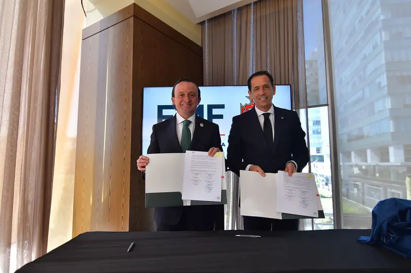 Mikel Arriola, Comisionado de la FMF, y Pedro Proença, presidente de la FPF | FMF
