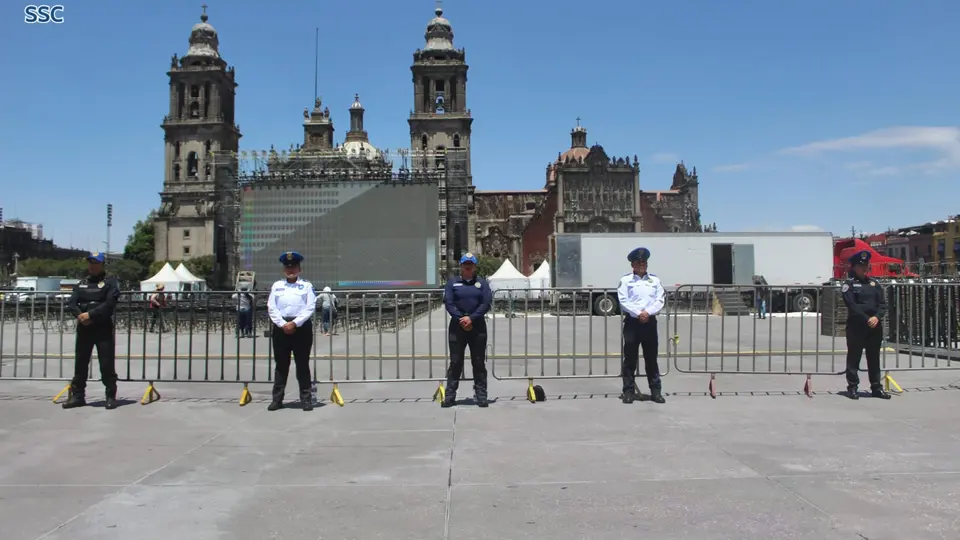 Mega pantalla ya está lista en la Plaza de la Constitución para la transmisión de México vs Portugal. / SSC