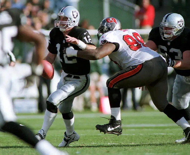 Barret Robbins, excentro de los Raiders | AFP