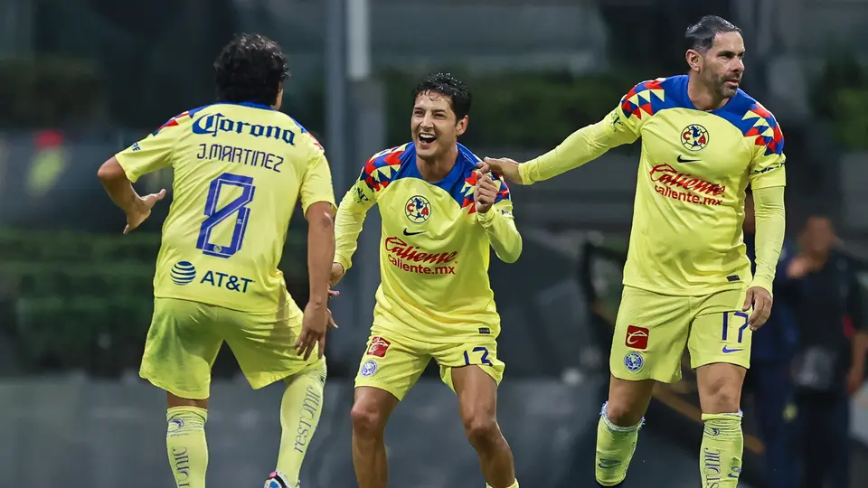 Jugadores del América durante el Clásico de Leyendas 2023 l MEXSPORT