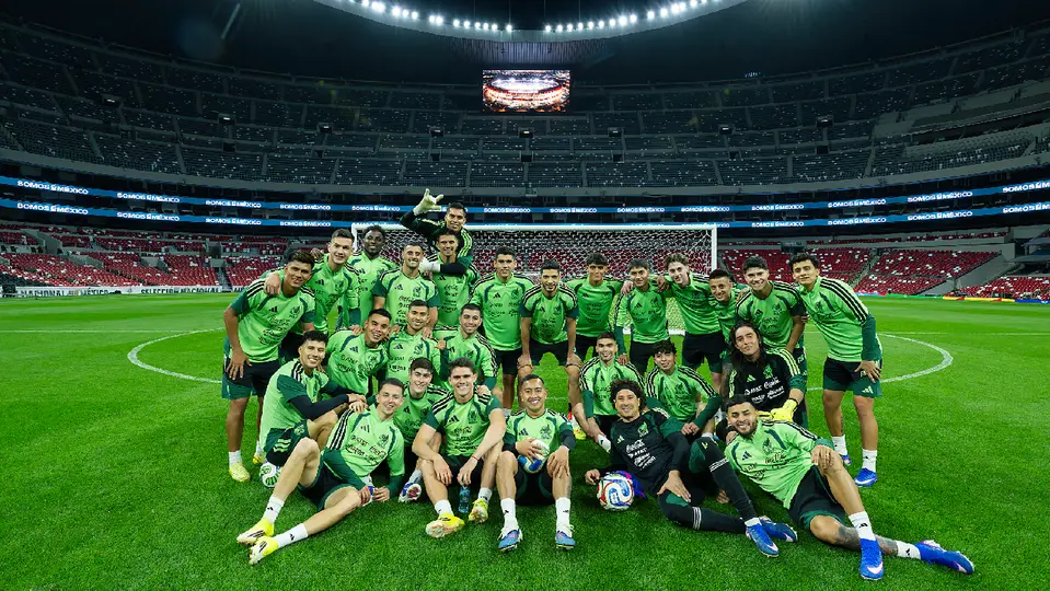 Selección Mexicana en entrenamiento en el Estadio Azteca | IMAGO7