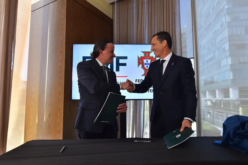 Mikel Arriola, Comisionado de la FMF, y Pedro Proença, presidente de la FPF | FMF
