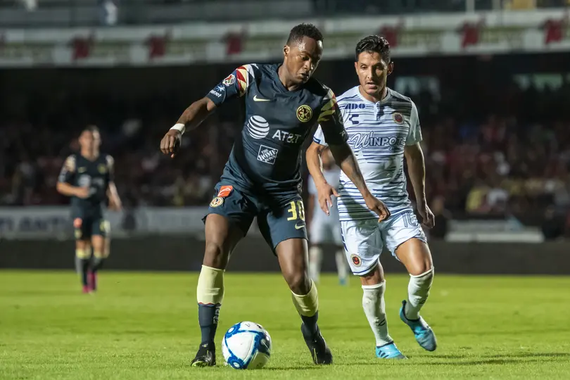 Ángel Reyna en un partido contra América l MEXSPORT