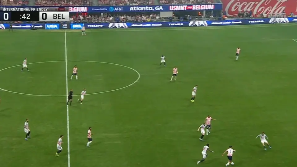 Estados Unidos vs Bélgica desata críticas por camisetas similares