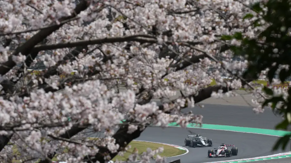 Esteban Ocon, de Haas, y Checo Pérez, de Cadillac, en el GP de Japón 2026 | AP