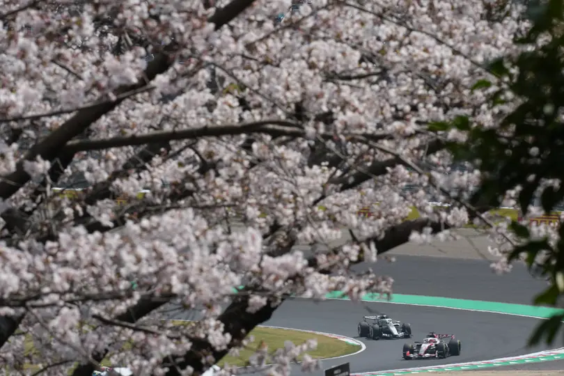 Esteban Ocon, de Haas, y Checo Pérez, de Cadillac, en el GP de Japón 2026 | AP