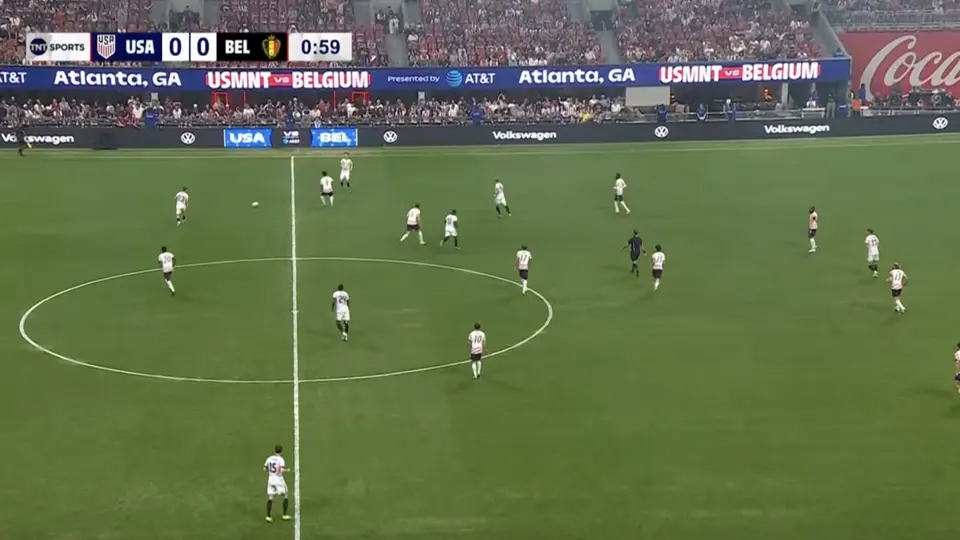 Confusión sobre la cancha por similitud de camisetas entre EUA y Bélgica l CAPTURA