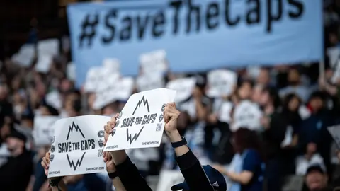 Aficionados de los Whitecaps quieren que se quede la franquicia | AP