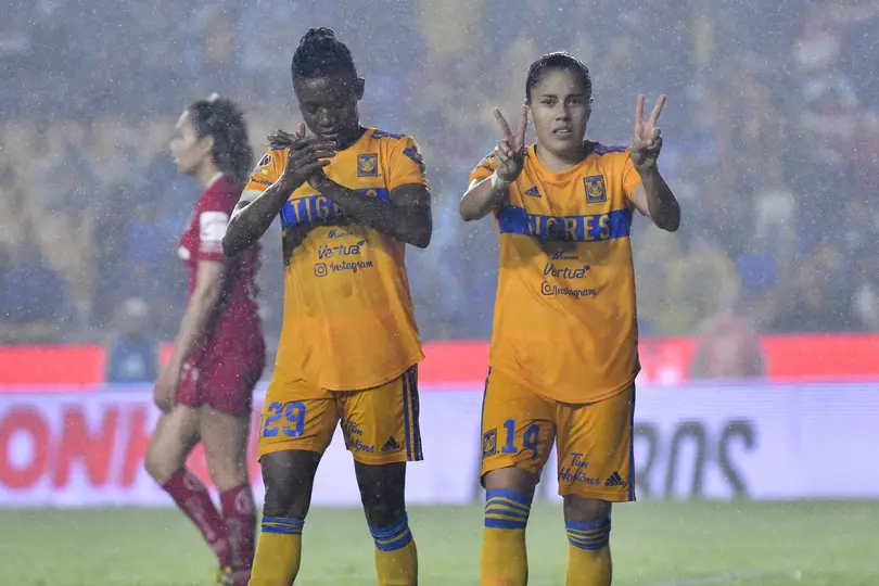 Jugadoras de Tigres celebran ante Toluca en los Cuartos de Final del Apertura 2022 | IMAGO 7