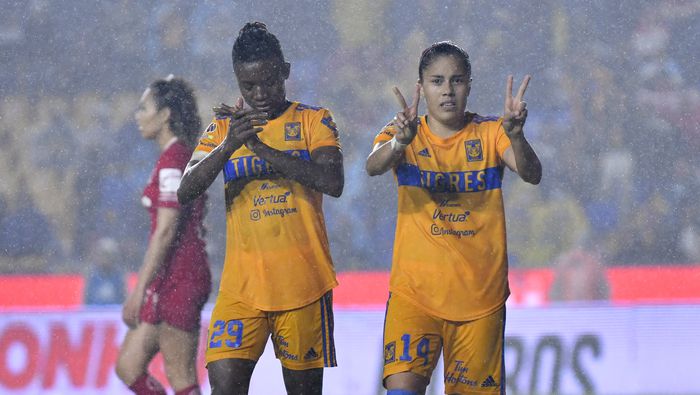 Jugadoras de Tigres celebran ante Toluca en los Cuartos de Final del Apertura 2022 | IMAGO 7