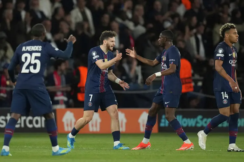 Khvicha Kvaratskhelia en celebración en el partido de PSG contra Bayern Munich en Champions League | AP