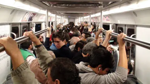 Las 12 líneas del Metro operarán con ajustes por tratarse de un día festivo./ Pixabay