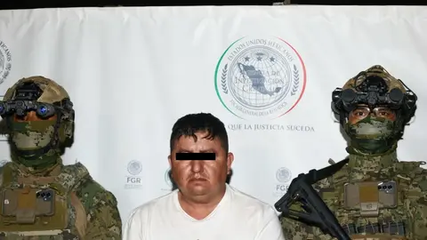 El presunto operador del CJNG llegó bajo custodia a instalaciones de la FGR./ Gabinete de Seguridad