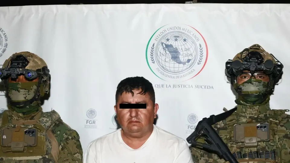 El presunto operador del CJNG llegó bajo custodia a instalaciones de la FGR./ Gabinete de Seguridad