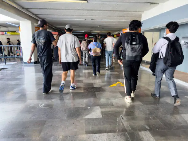 Actualmente, el Metro deja de operar alrededor de la medianoche. / Pixabay
