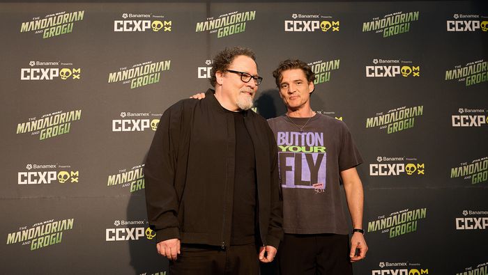 Jon Favreau y Pedro Pascal en la CCXP en Ciudad de México | AP