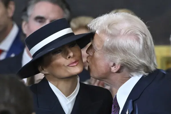 Melania Trump calificó el monólogo como ofensivo y una forma de “sembrar odio”./ AP