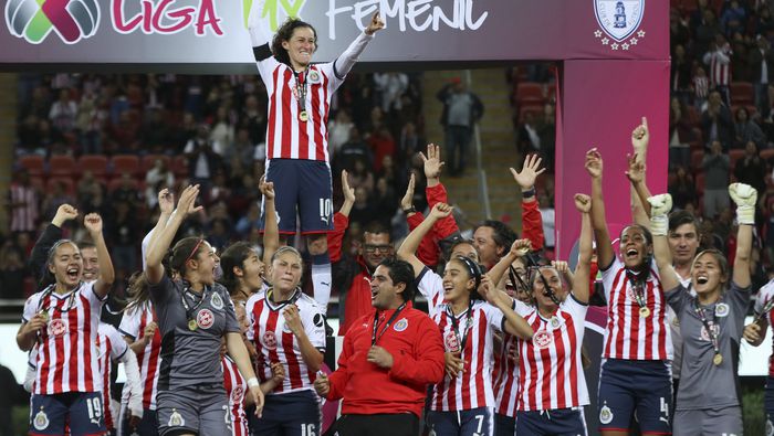 Jugadoras de Chivas celebran en la Final contra Pachuca en el Apertura 2027 de la Liga MX Femenil | IMAGO 7