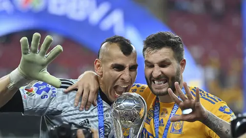 Nahuel Guzmán y André-Pierre Gignac en el último título de Liga MX | IMAGO7