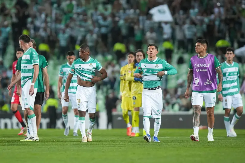 Jugadores de Santos en lamento en el Clausura 2026 de la Liga MX | IMAGO 7