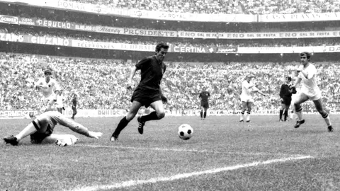 Javier Valdivia ante Bélgica en el Mundial de México 1970 | MEXSPORT