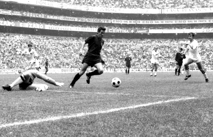 Javier Valdivia ante Bélgica en el Mundial de México 1970 | MEXSPORT