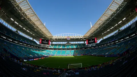 Estadio Miami trabaja a marcha forzada para instalar nuevo césped previo a la Copa del Mundo