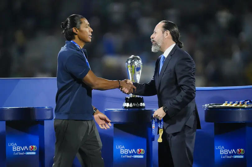 Joel Huiqui campeón con Cruz Azul | IMAGO7