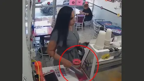 “Lady Calculadora” se volvió tendencia en redes tras el peculiar robo viral. / RS