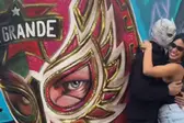 El Grande Americano se vuelve viral tras emotiva reacción a su mural