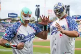 Máscara Dorada y Xelhua sorprenden en la Noche de la Herencia Mexicana de los Dodgers