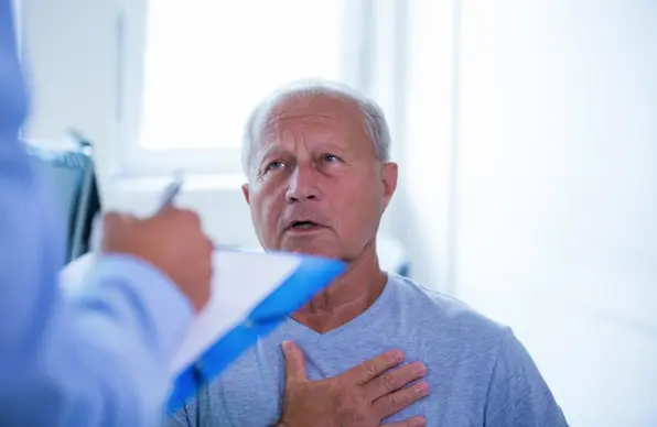 Lo mejor es acudir al médico constantemente para cuidar la salud / Magnific