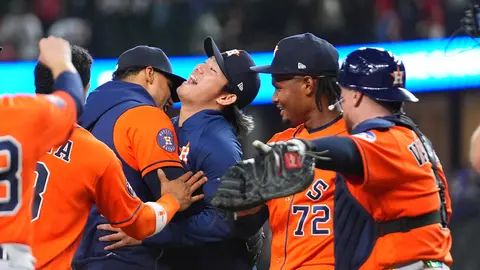 Victoria de los Astros de Houston ante los Rangers | AP