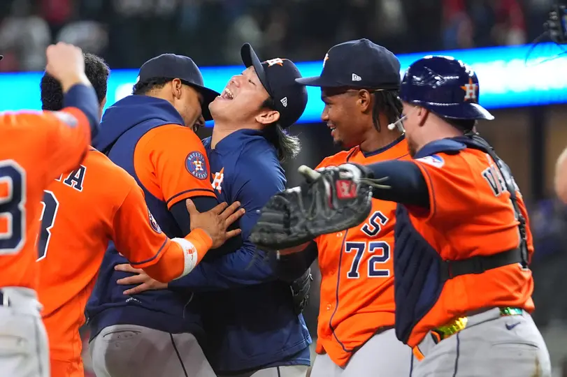 Victoria de los Astros de Houston ante los Rangers | AP