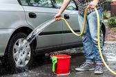 ¿Hasta 35 mil pesos de multa por lavar tu auto? Esto aplica en CDMX