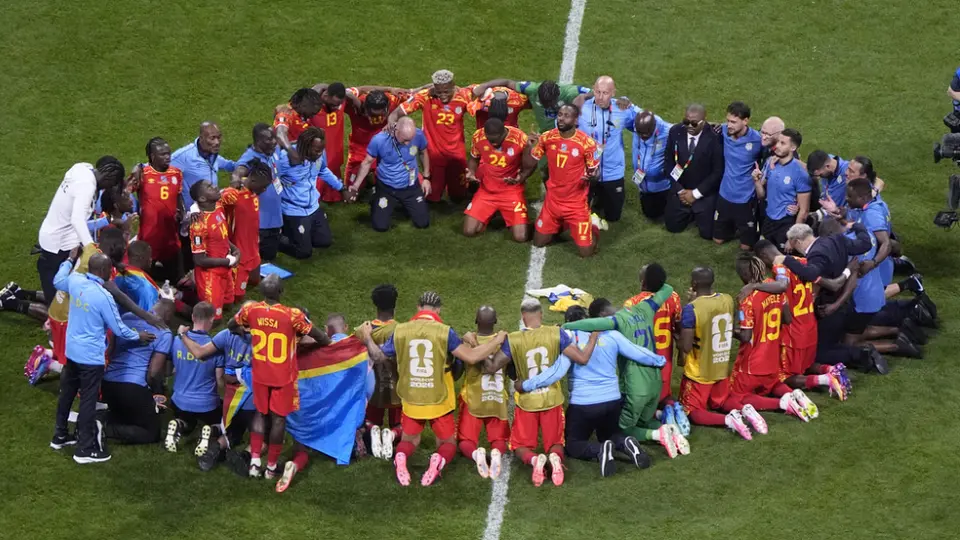 Histórico triunfo de Congo sobre Uzbekistán para avanzar a dieciseisavos de final
