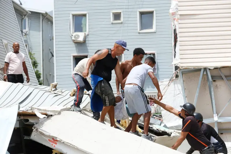 Autoridades venezolanas y brigadas internacionales mantienen los operativos de rescate en las zonas con mayores afectaciones./ AP