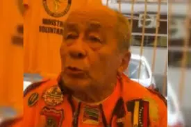 Con 80 años, Héctor Méndez reiteró que su misión en Venezuela es colaborar en el rescate de personas atrapadas entre los escombros./ Captura de pantalla