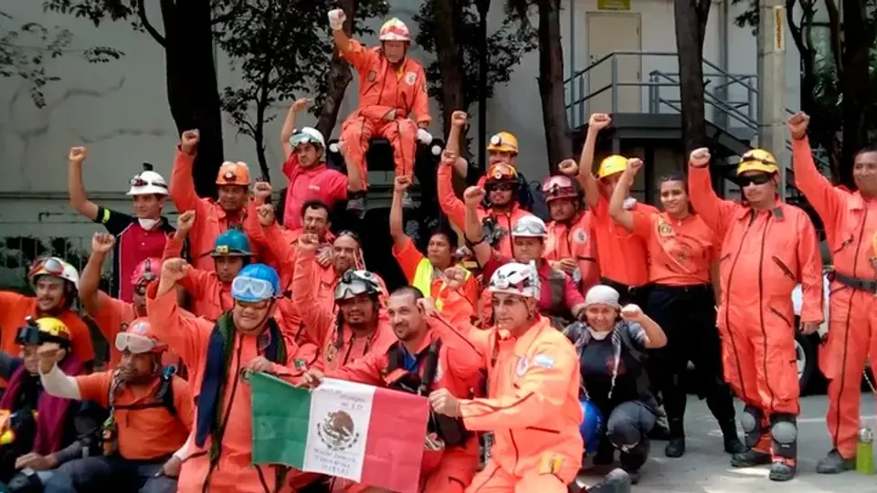 Los Topos surgieron tras el terremoto de 1985 en la Ciudad de México y hoy participan en emergencias dentro y fuera del país. / Especial