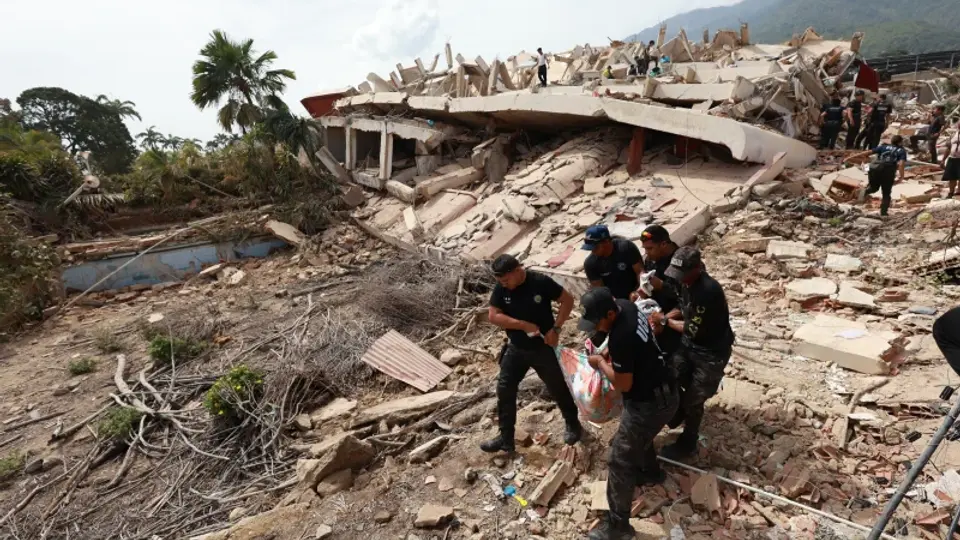 ONU alerta más de 50 mil desaparecidos tras terremotos en Venezuela; ya suman mil 450 muertos