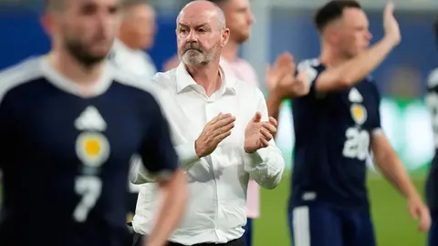 Steve Clarke, exentrenador de Escocia | AP