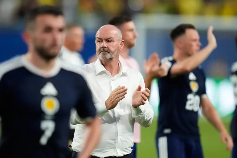 Steve Clarke, exentrenador de Escocia | AP