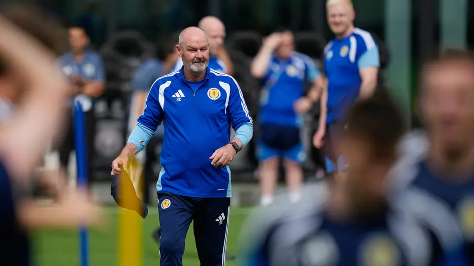 Steve Clarke, exentrenador de Escocia | AP