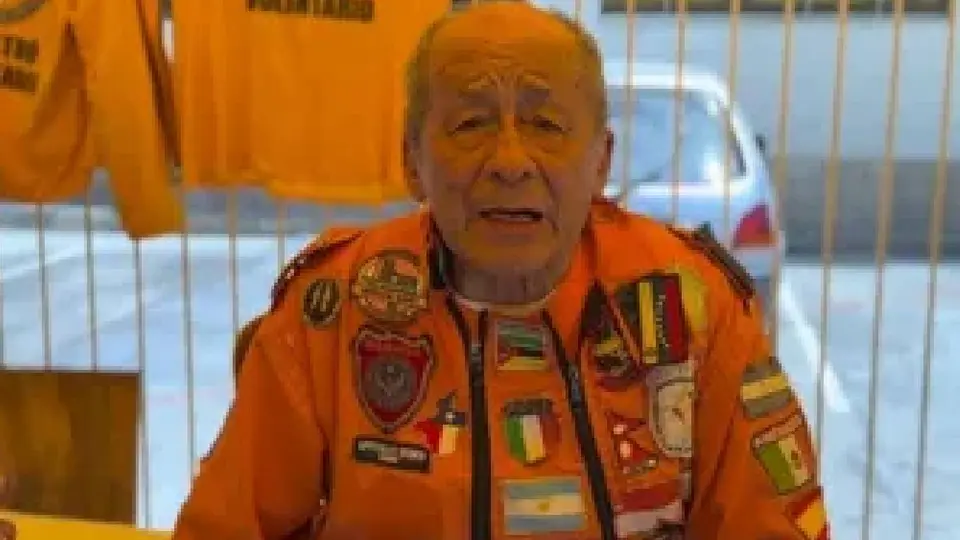 Héctor Méndez, fundador de Topos Azteca, respondió durante la entrevista a los cuestionamientos sobre la presencia de la brigada mexicana en Colombia../ Captura de pantalla