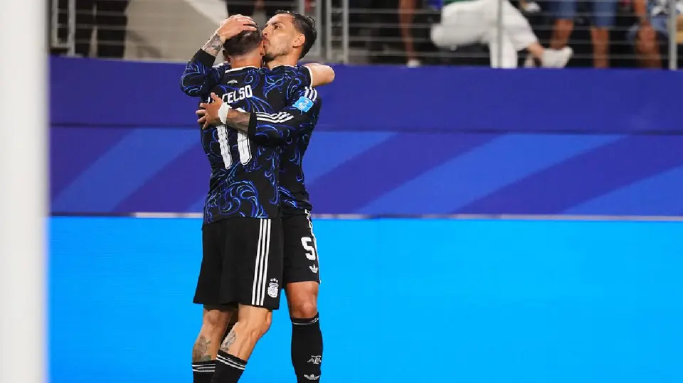 Giovani Lo Celso y Leandro Paredes con la Selección de Argentina | AP