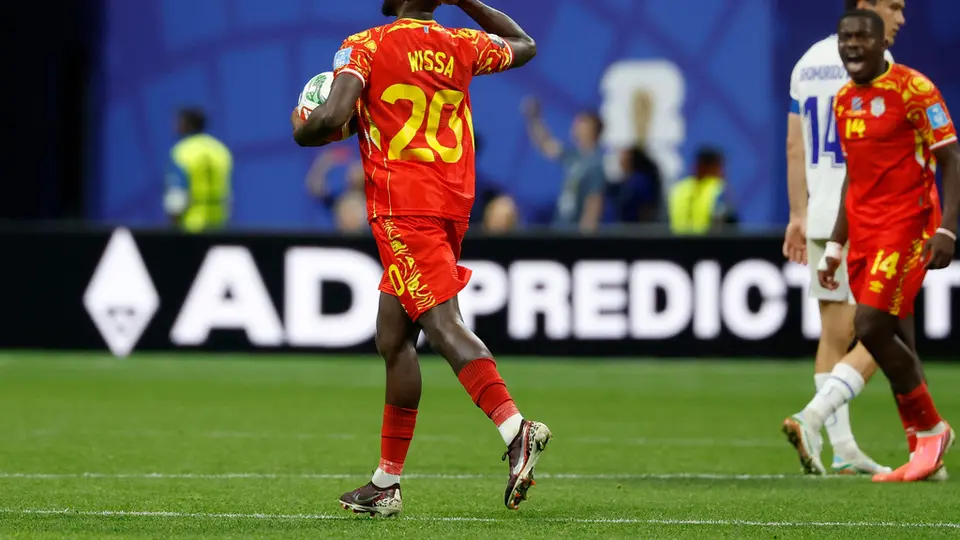 Yoane Wissa marcando el empate para la RD del Congo | AP
