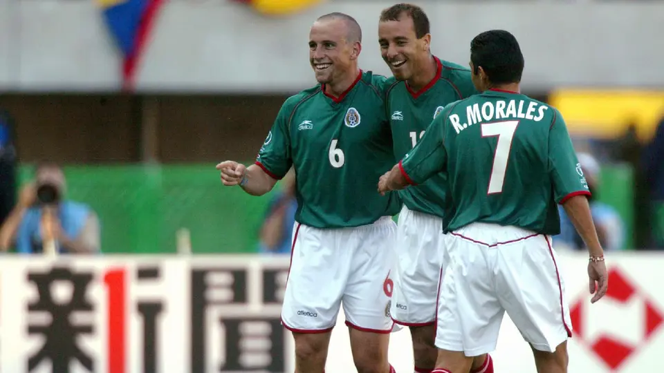 Selección Mexicana en 2002, ante Ecuador | MEXSPORT