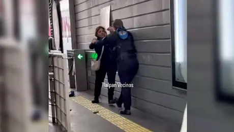 Mujeres policías pelean a golpes en línea 1 del Metrobús y son suspendidas después de difundirse el video en redes sociales