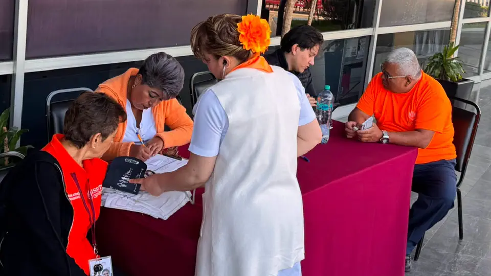 Se aconseja a los pensionados planear con anticipación sus retiros para evitar aglomeraciones en el banco / Especial