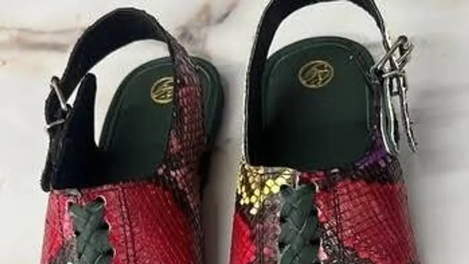 Los huaraches destacan por sus colores vibrantes./F:@Elissa Garcia